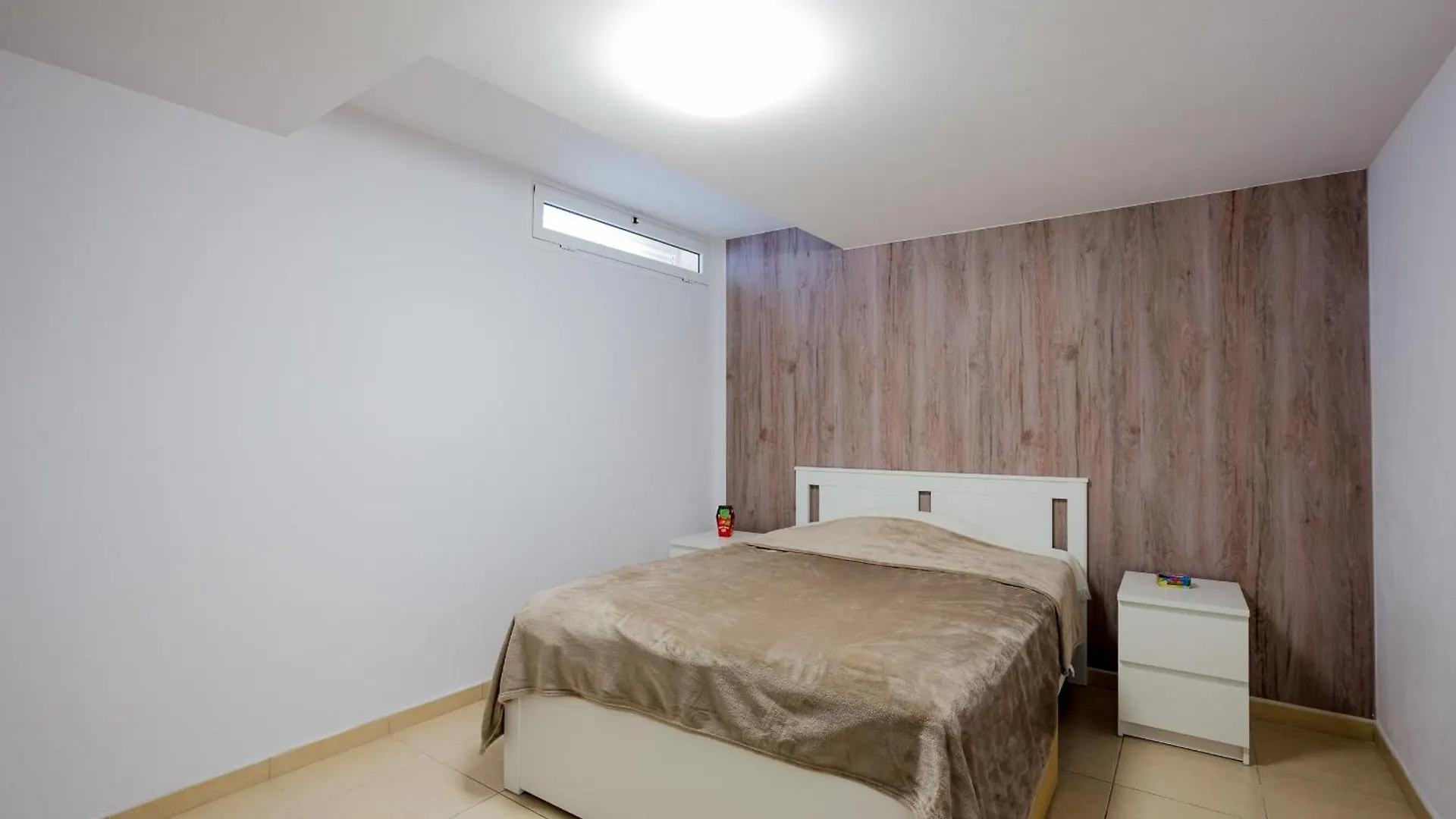 阿德耶Modern Family Townhouse公寓 阿德耶